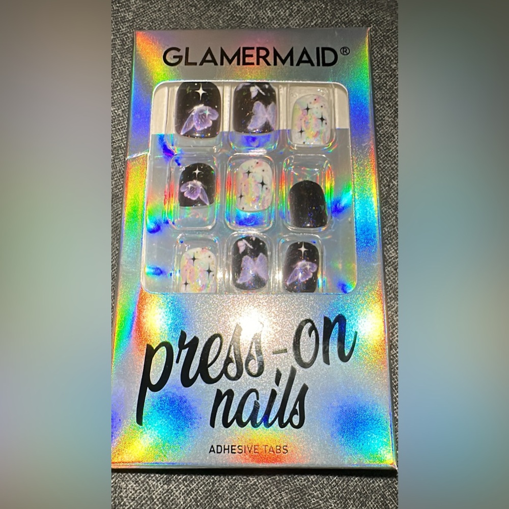 Glamermaid Squoval Press On  Nails. Short Square.
